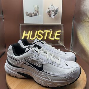 Nike Initiator White/ Black men’s Size 10.5 Brand New